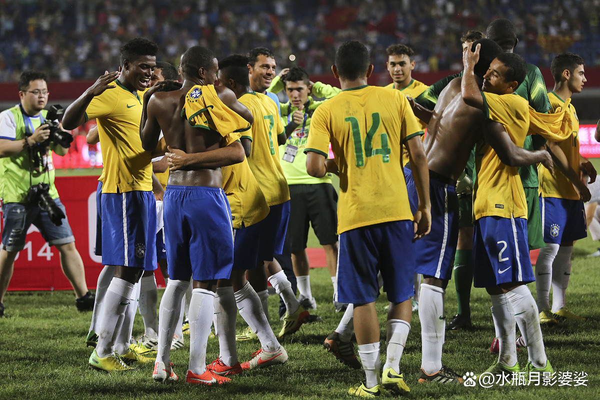 哥伦比亚战胜秘鲁，小组排名上升